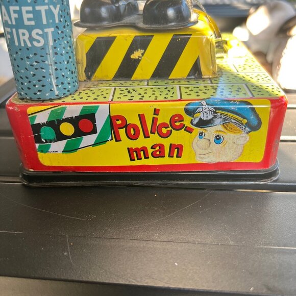 Vintage 1950s A-1 Japan “Mr. Traffic Policeman” Battery-Operated Tin Toy Working - Picture 8 of 10